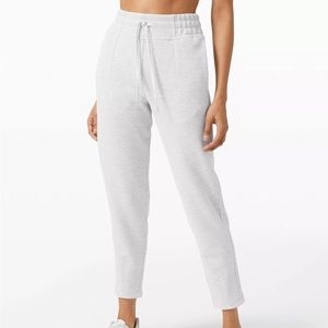 Lululemon Soft Ambitions HR Jogger, Ultra Light Grey. Pre-loved, Sz 6